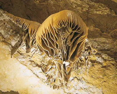 Crystallisations in Proumeyssac chasm