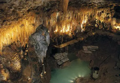 Proumeyssac Chasm, Dordogne