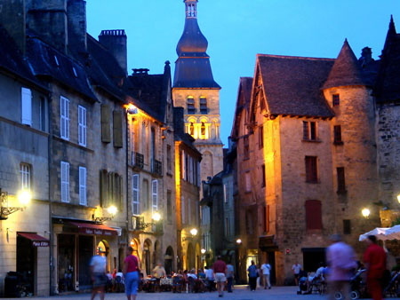 Sarlat de nuit... magnifique locations de vacances sarlat dordogne